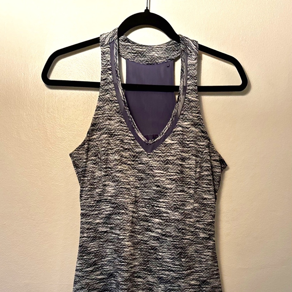 Sporty tennis dress with mesh detailing + pockets